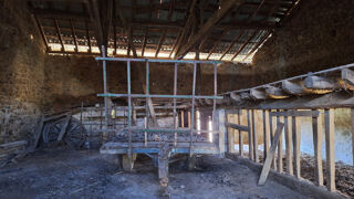  Remise / Grange � vendre 138 m� Saint saud lacoussiere