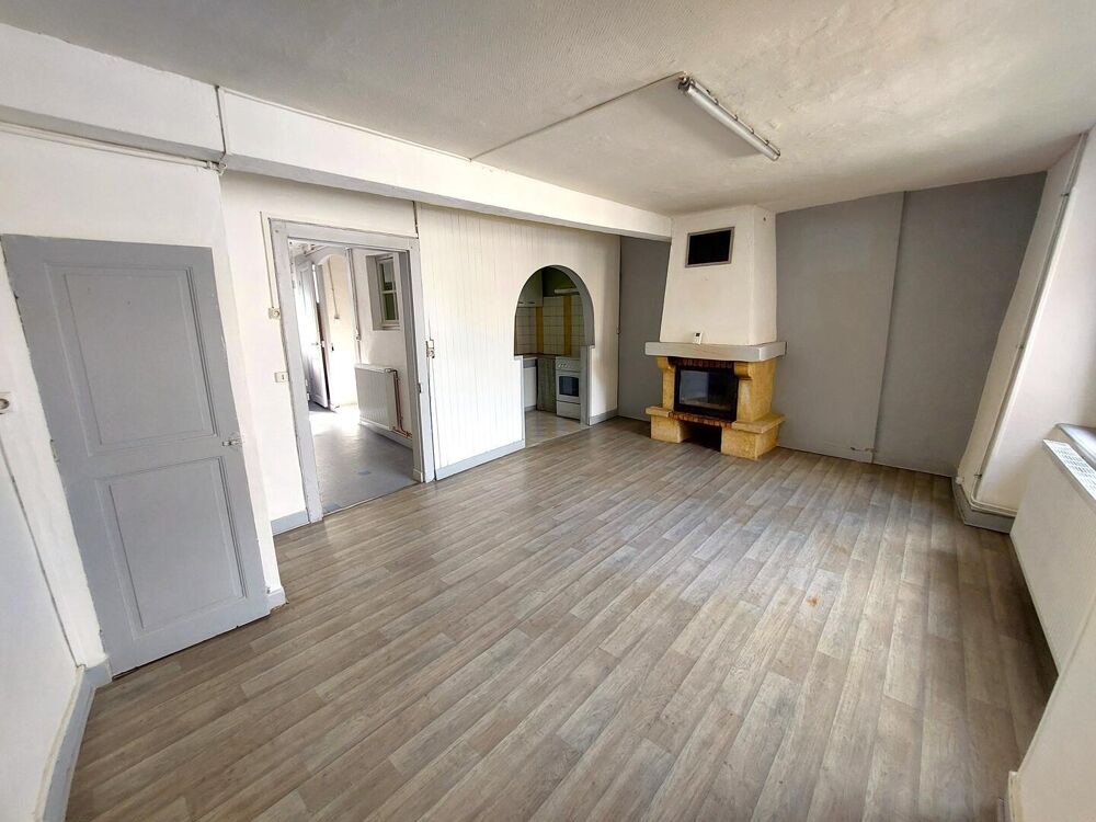 MAISON DE VILLE PROCHE TOUTES COMMODITES A PIED à SAINT MARTORY