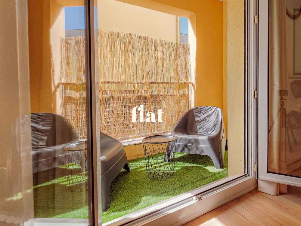 Vente Appartement Appartement T3 rénové  50 m2 avec parking et balcon sur la Place de la Guiroué Nantes