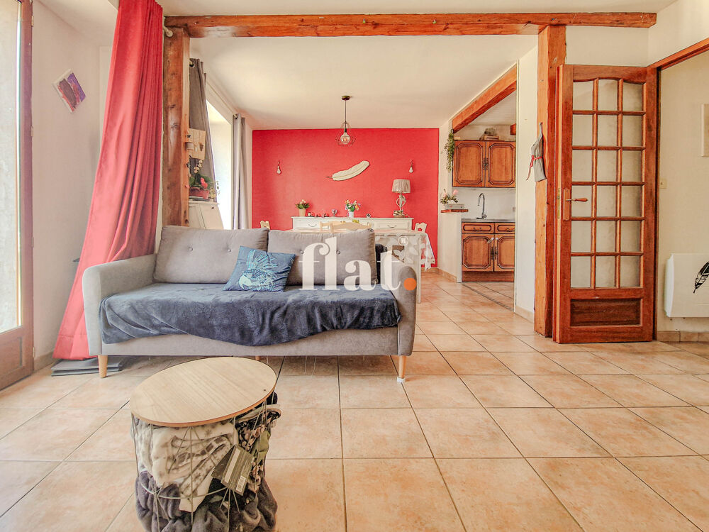 MAISON EN VILLAGE 89 m2 - 3 CHAMBRES ET 1 BUREAU - 2 ESPACES SANITAIRES - JARDIN CLOS