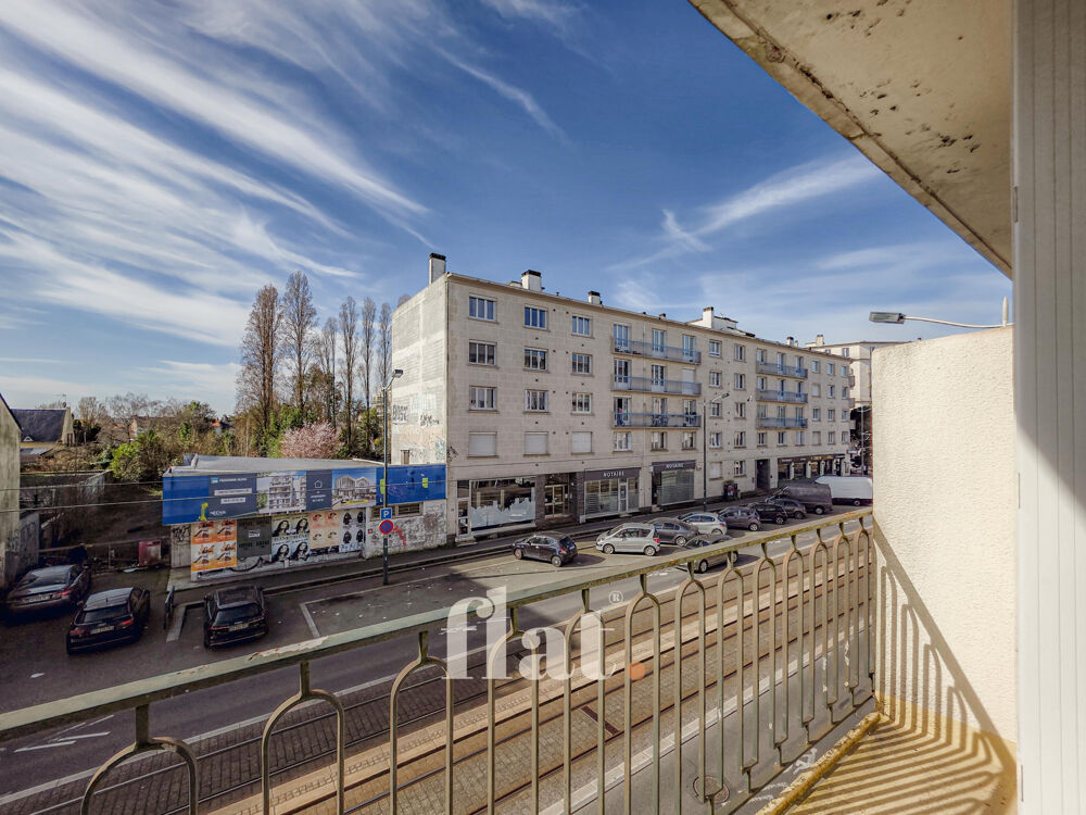 Appartement T4 + balcon + CAVE/ Route de Vannes - Longchamp