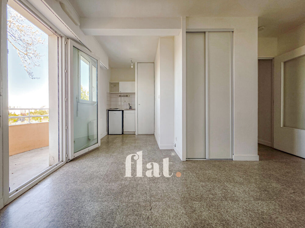 Studio 22,11 m2 avec balcon et parking - DPE D - Rezé Balinière