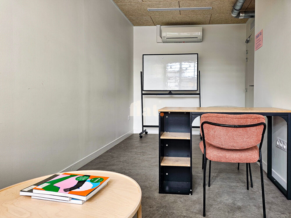   LOCATION  bureau de 12.15 m2  / Ile de Nantes / République / loyer 250€ HC 