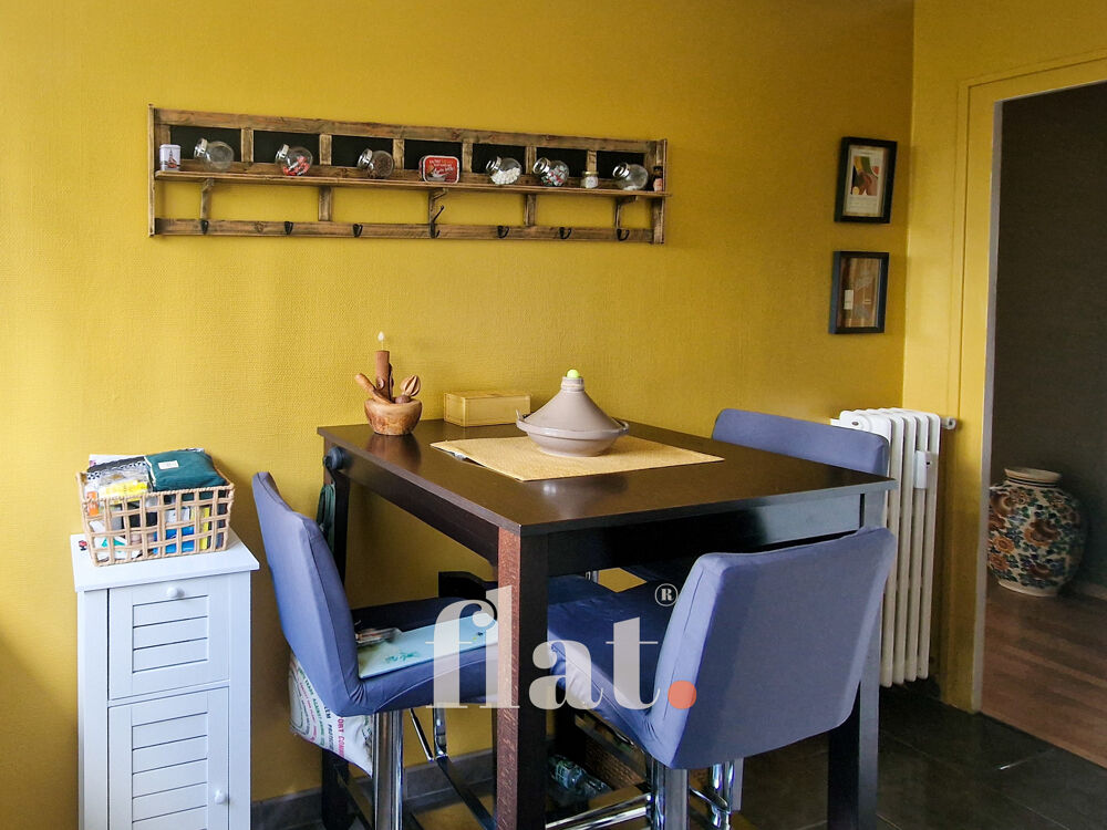 Vente Appartement Appartement T3/T4 de 92m2 + lumineux + Place de pkg en s/sol + grand balcon / dpe C / 3ème étage / ascenseur Nantes