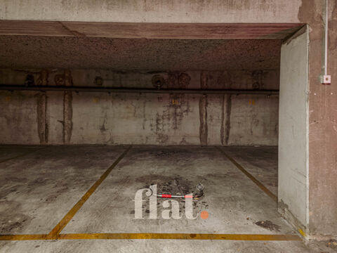 Place de Parking en SOUS-SOL dans Résidence Sécurisée - rue Saint Hermeland 44200 -