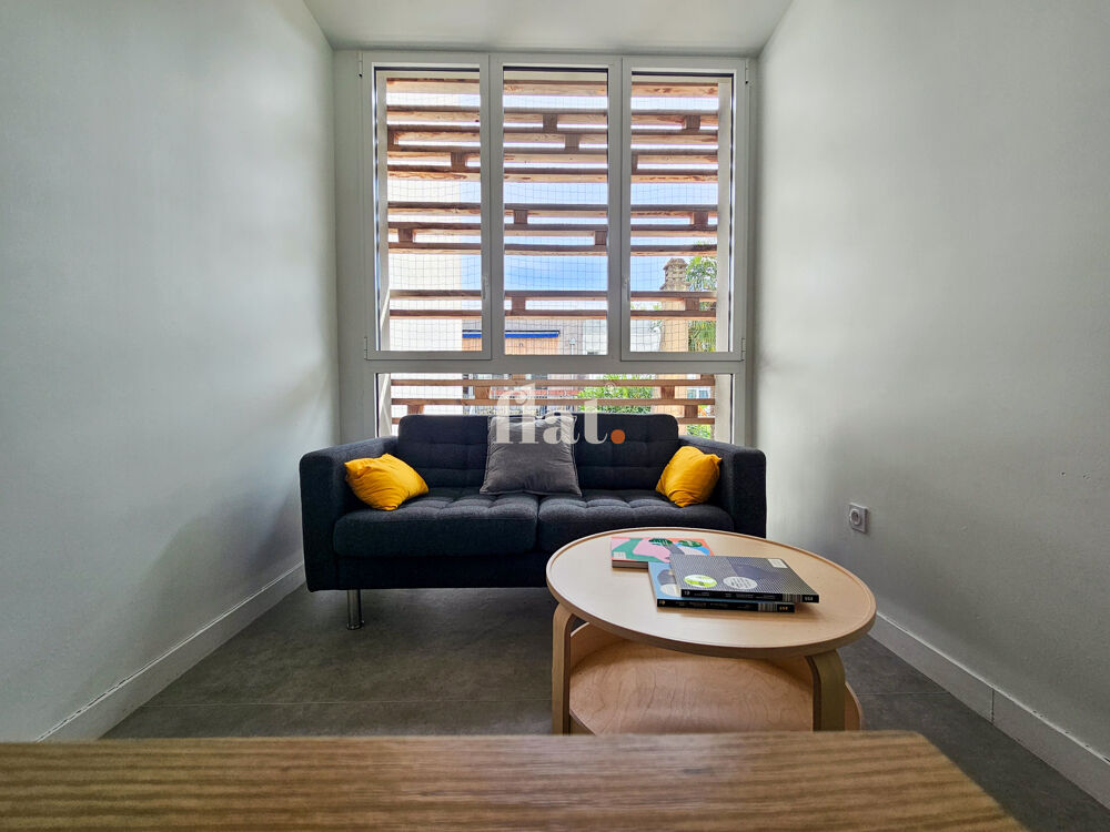   LOCATION  bureau de 12.15 m2  / Ile de Nantes / République / loyer 250€ HC Nantes