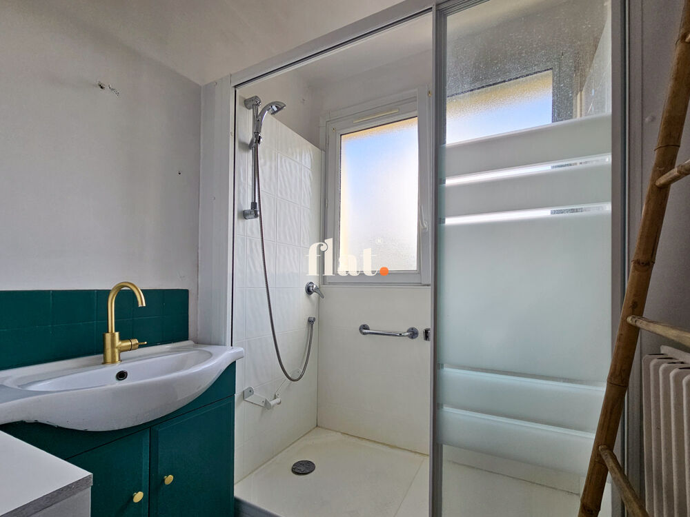 Vente Appartement APPARTEMENT - 72 m2 - T4 (3CH) + PARKING + CAVE  - DPE D Nantes