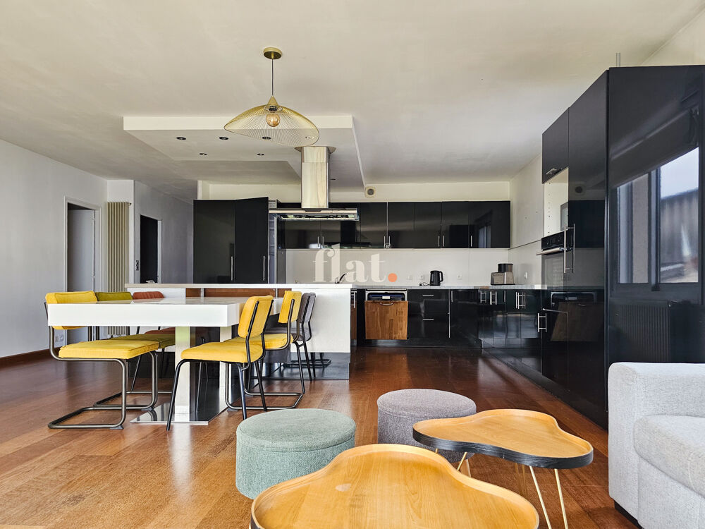 Location Maison MAISON MEUBLEE -  OPPORTUNITE RARE - REZE TRENTEMOULT - 180m2 - 2 étages - 6 chambres - terrasse de 23m2 Reze