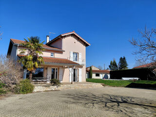 Maison 7 pièces 184 m² · à Montbrison · 184 m² · 462 000 €