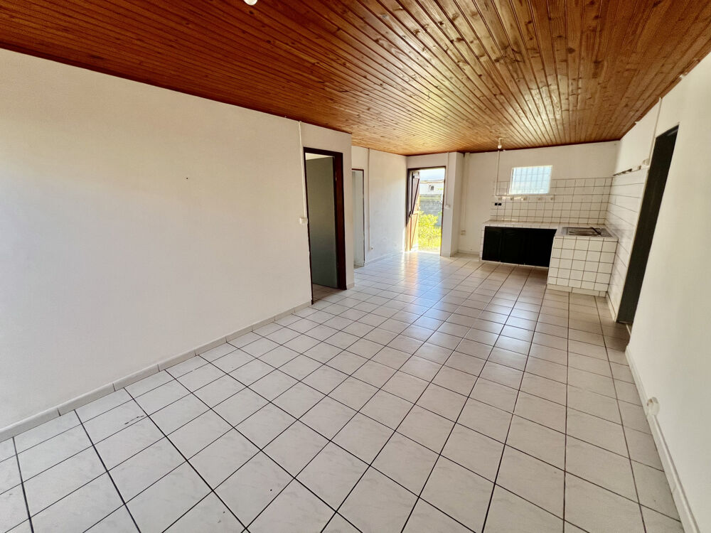 Vente Maison SAINT JOSEPH 97480 - MAISON F3 À RAFRAÎCHIR - TERRAIN PLAT ET PISCINABLE St joseph