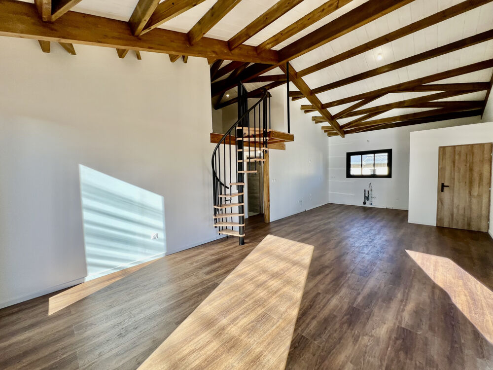Vente Maison TAMPON 97480 - MAISON T4 - WOODEN HOUSE - BEAUX VOLUMES - QUARTIER CALME Le tampon