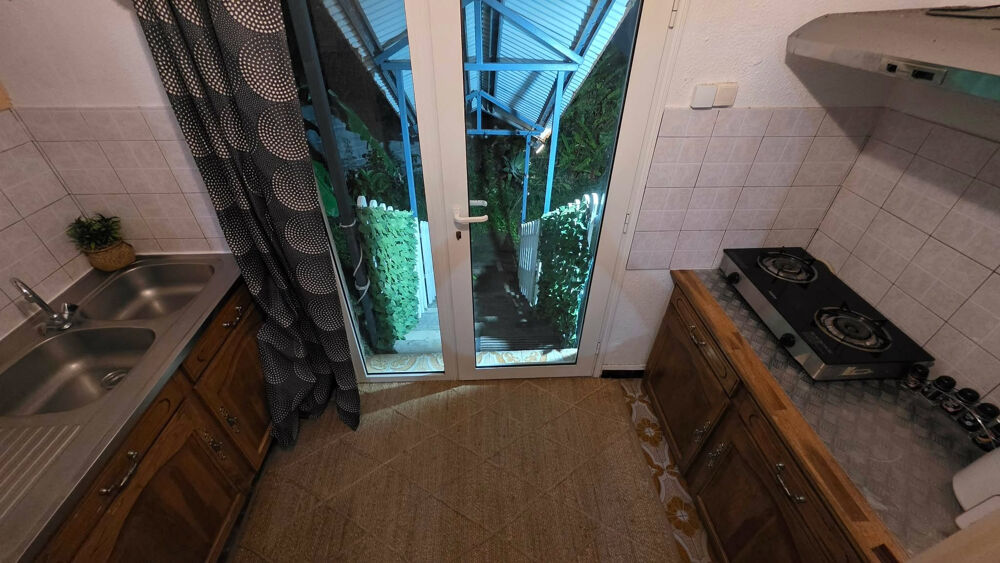 SAINT JOSEPH 97480 - ENSEMBLE IMMOBILIER - PARKING - RENTABILITÉ IMMÉDIATE - FACILE D'ACCÈS