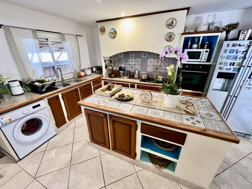 SAINT JOSEPH 97480 - VILLA F4 PARFAITEMENT ENTRETENUE - TERRAIN PLAT ET PISCINABLE - EMPLACEMENT DE CHOIX