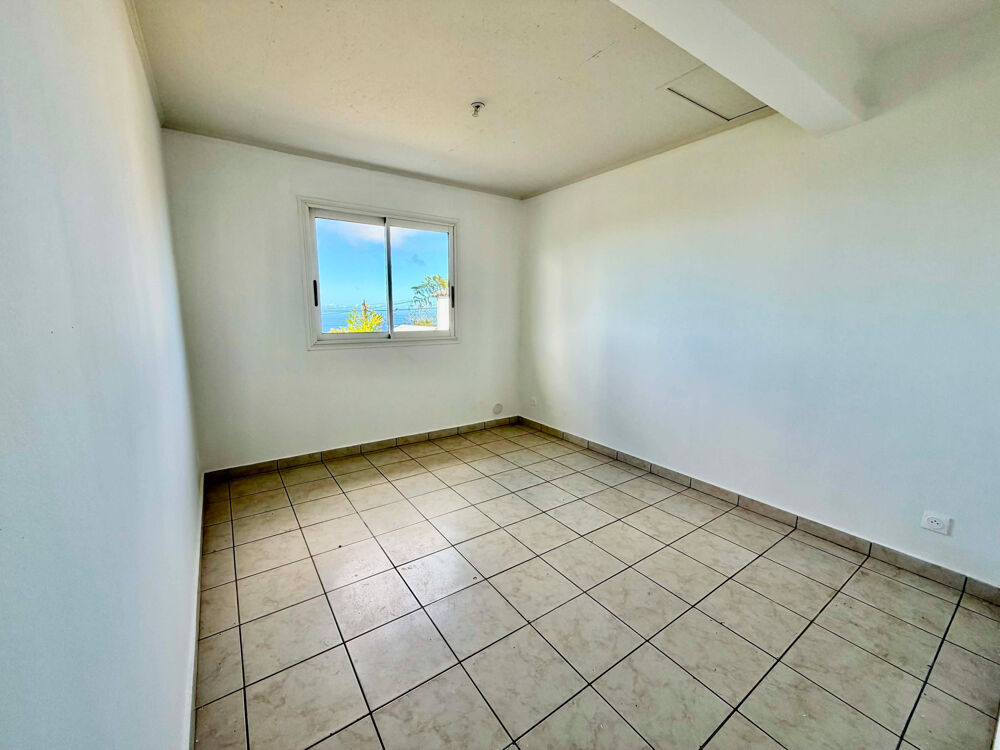 Vente Maison SAINT JOSEPH 97480 - VILLA T5 - VOLUMES AGRÉABLES - BELLE VUE - QUARTIER CALME St joseph