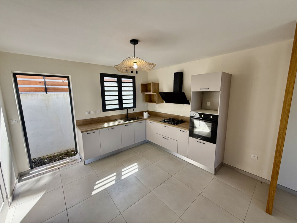 PETITE ÎLE 97429 - VILLA F4 NEUVE - VUE MER ET MONTAGNE - PROCHE DES COMMODITÉS