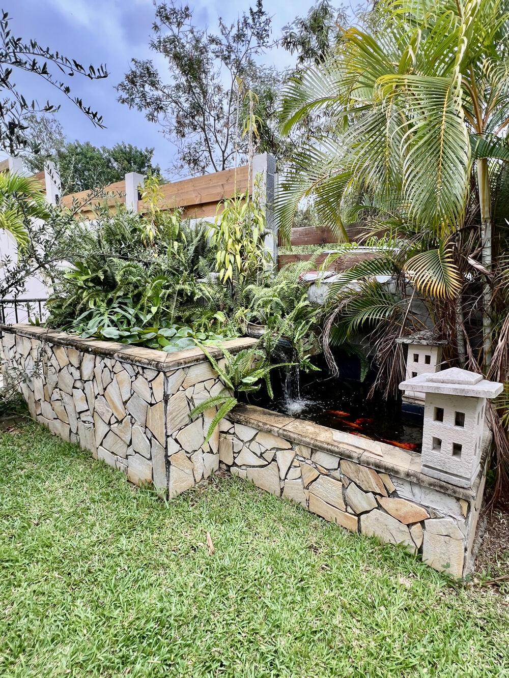 Vente Maison SAINT PIERRE 97410 - VILLA DE CHARME - CHAMBRES SPACIEUSES - PISCINE - TERRAIN CLOS - COMMODITÉS À PROXIMITÉ St pierre
