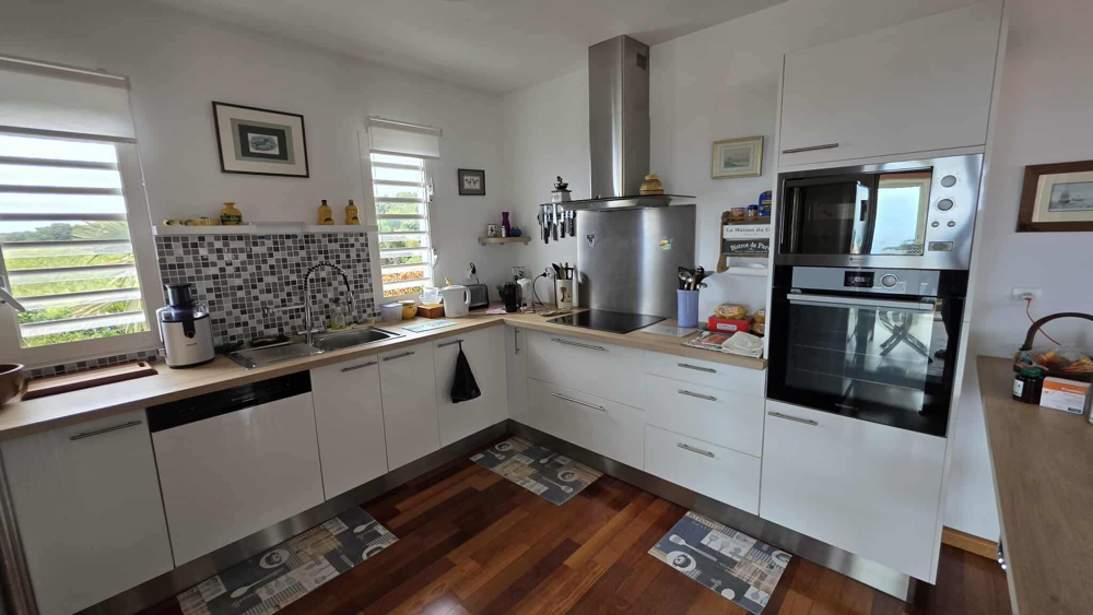PETITE ILE 97429 - VILLA MODERNE ET CONFORTABLE - PISCINE - VUE DEGAGEE