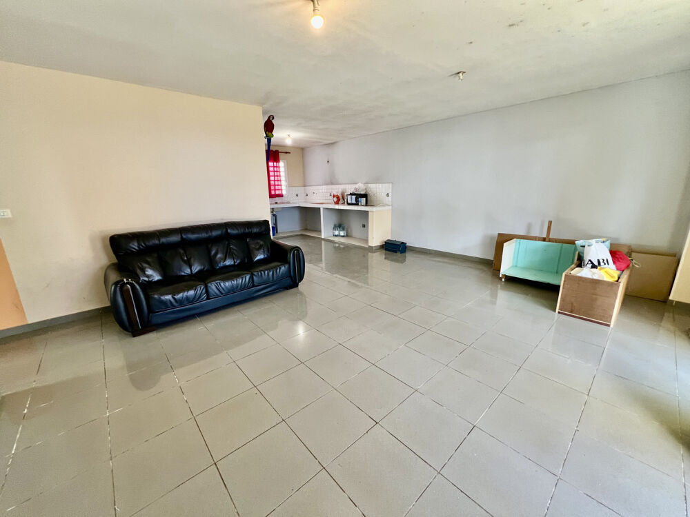 SAINT PIERRE 97410 - VILLA F4 DE PLAIN PIED - LUMINEUSE - HABITABLE DE SUITE - SECTEUR CALME