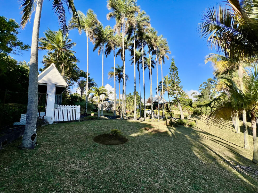 Vente Maison SAINT PIERRE 97410 - VILLA CONFORTABLE - TYPE CREOLE - PLAIN PIED - JARDIN ENTRETENU ET ARBORÉ St pierre