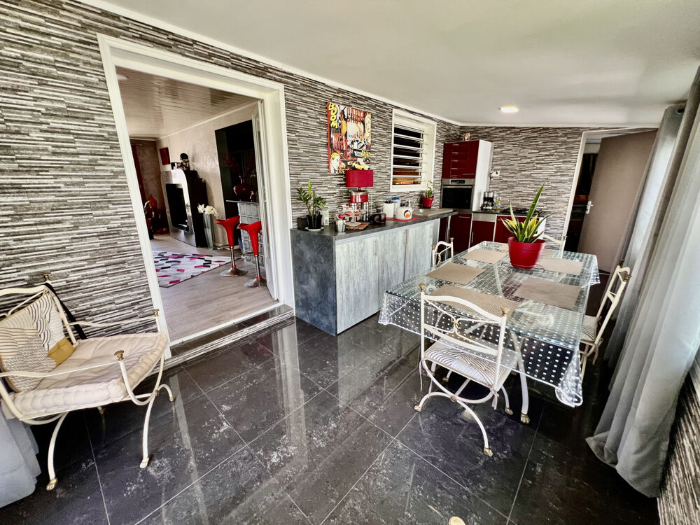 Vente Maison SAINT JOSEPH 97480 - VILLA DE PLAIN PIED - EN PARFAIT ETAT - BEAUX VOLUMES - PROCHE DES COMMODITES St joseph