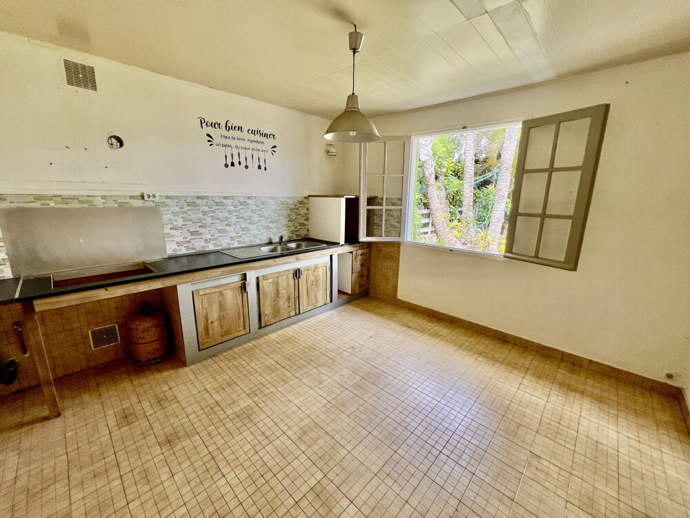 ENTRE DEUX 97414 - VILLA F6 DE PLAIN PIED - TERRAIN PLAT - SECTEUR PAISIBLE