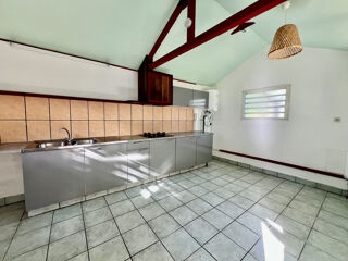 Vente Maison SAINT PIERRE 97410 - ENSEMBLE IMMOBILIER - 3 LOGEMENTS - FORT POTENTIEL - QUARTIER PRISÉ St pierre