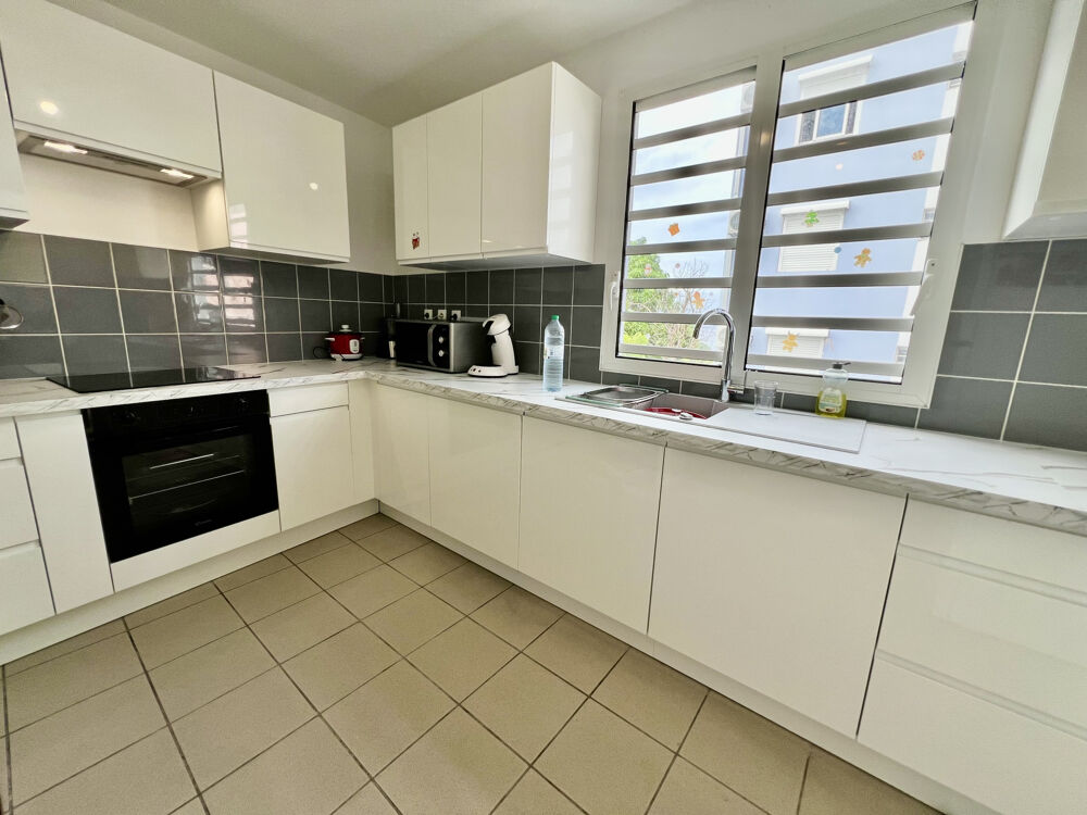 SAINT JOSEPH 97480 - APPARTEMENT F3 LUMINEUX ET CONFORTABLE - BEAUX VOLUMES - PROCHE CENTRE VILLE