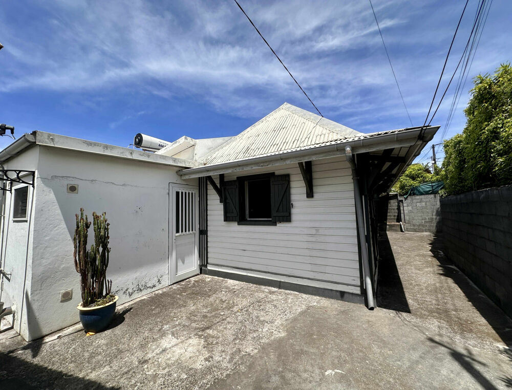 SAINT JOSEPH LITTORAL 97480 - MAISON PLAIN PIED - GARAGE - ECOLES ET COMMERCES À PROXIMITÉ