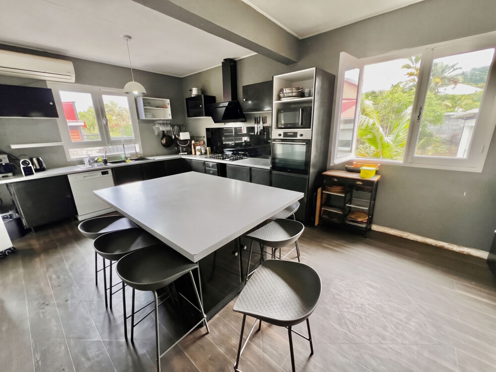 Vente Maison SAINT JOSEPH 97480 - VILLA F6 LUMINEUSE + SOUS SOL AMENAGE - PROCHE COMMODITÉS - TERRAIN VERDOYANT St joseph