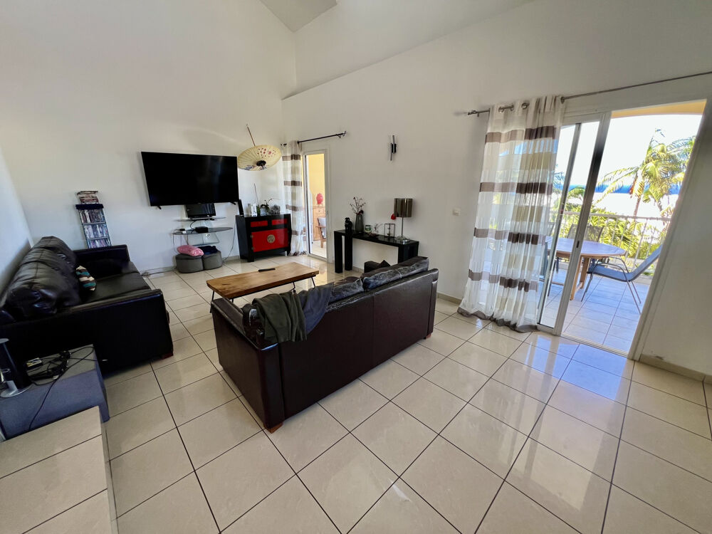 SAINT JOSEPH 97480 - VILLA F5 CONTEMPORAINE AVEC STUDIO INDEPENDANT - PISCINE - VARANGUE - GARAGE - VUE MER