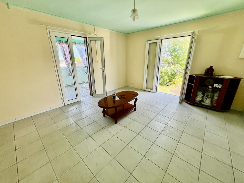 SAINT JOSEPH 97480 - VILLA F3 HABITABLE DE SUITE -VARANGUE + GARAGE - TERRAIN CLOS ET PISCINABLE - FACILE D'AC