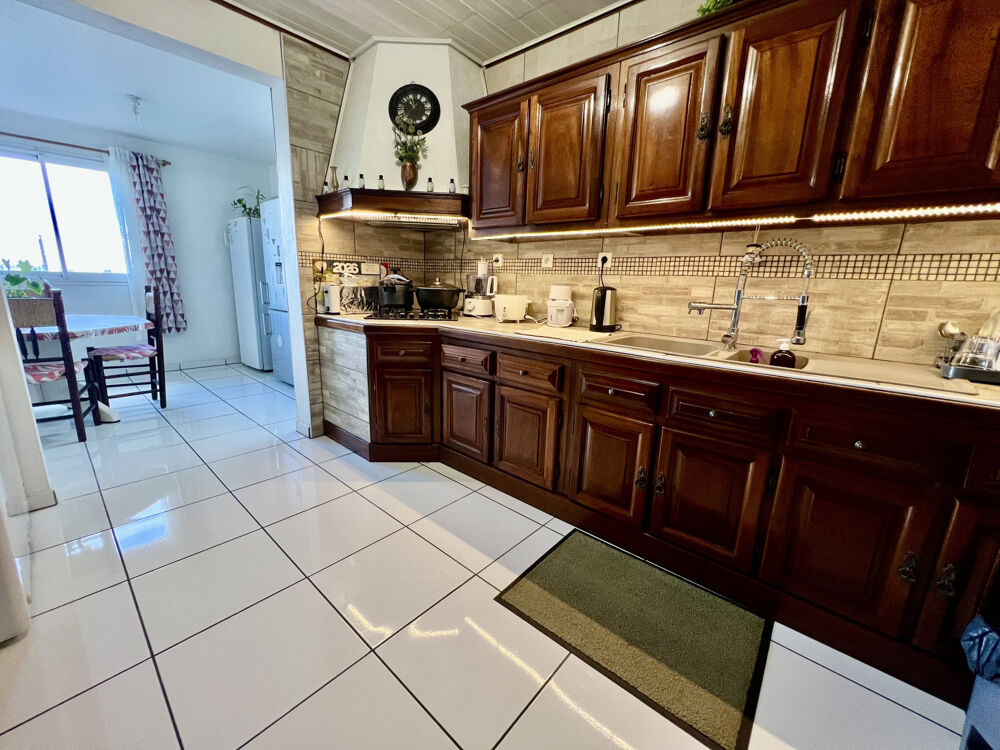 Vente Maison TAMPON 97430 - VILLA F5 DE PLAIN PIED - ENTRETENUE - BEAUX VOLUMES - QUARTIER PAISIBLE Le tampon