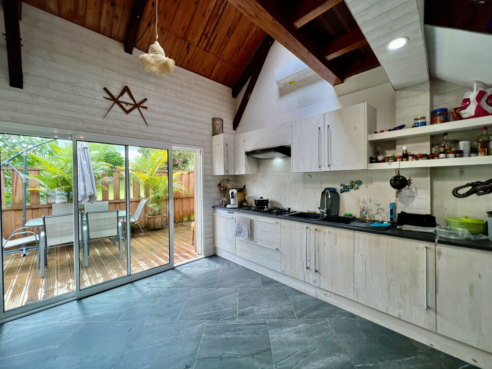 Vente Maison TAMPON 97430 - VILLA FAMILIALE - BELLE PARCELLE - BEAUX VOLUMES - PROCHE DES COMMODITÉS Le tampon