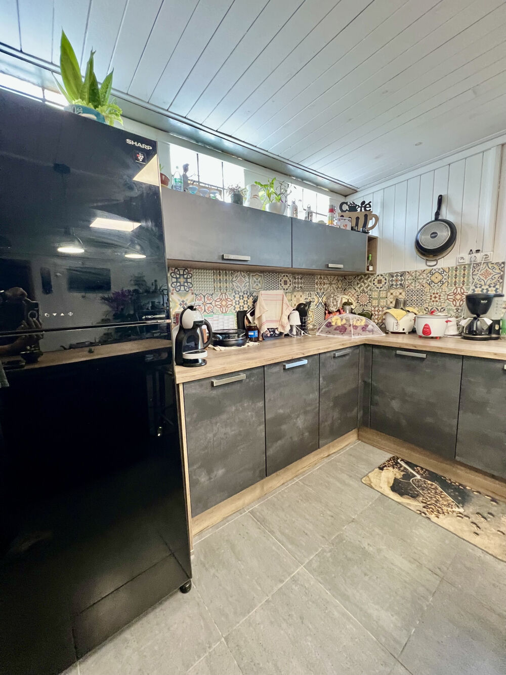 SAINT JOSEPH 97480 - MAISON T6 - BEAUX VOLUMES - CADRE VERDOYANT