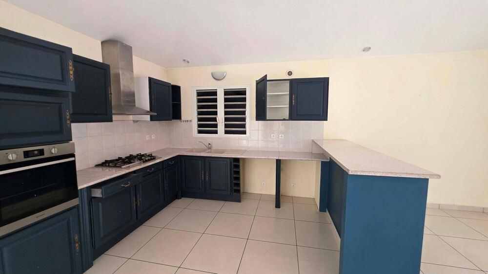 Vente Maison TAMPON 97430 - VILLA F4 - BEAUX ESPACES - TERRAIN VERDOYANT - SECTEUR CALME Le tampon