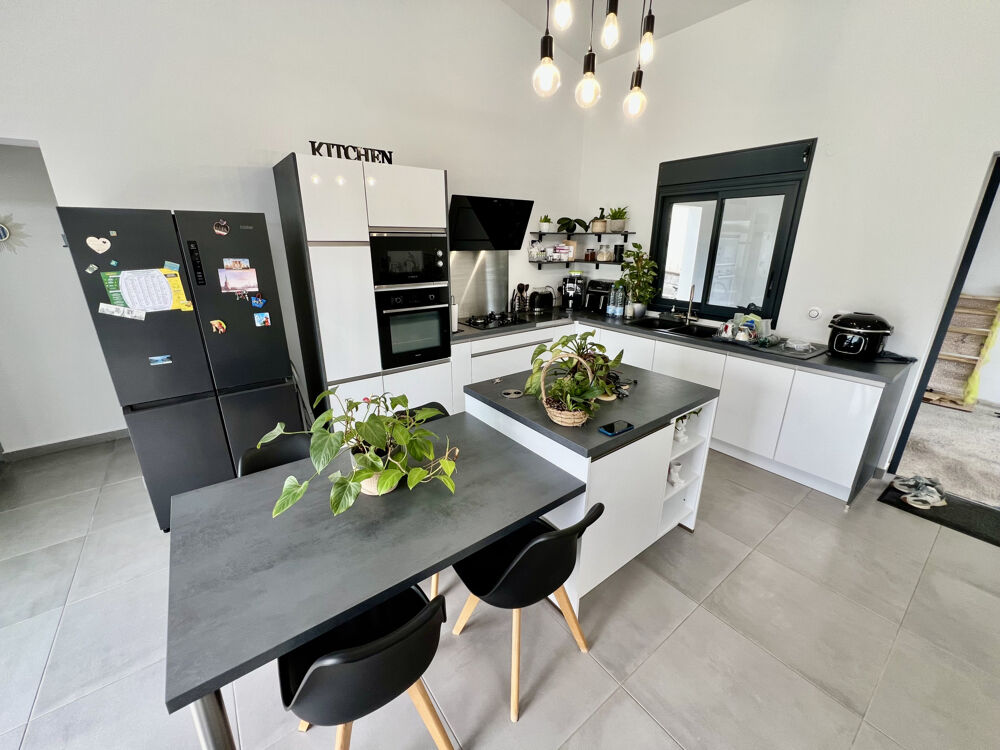 Vente Maison SAINT JOSEPH 97480 - VILLA MODERNE - RÉCENTE - BEAUX VOLUMES - PISCINE - CADRE AGRÉABLE St joseph
