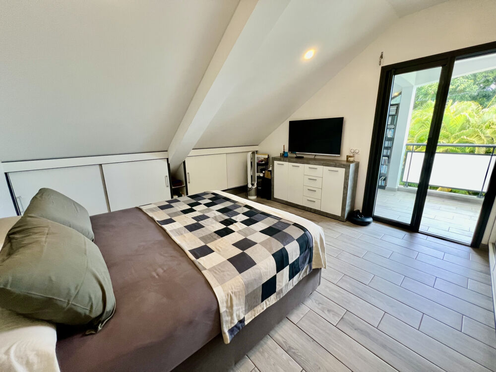 Vente Maison SAINT JOSEPH 97480 - VILLA EN PARFAIT ÉTAT - LUMINEUX - BEAUX VOLUMES - GARAGE - GRAND TERRAIN - PISCINE - FAC St joseph
