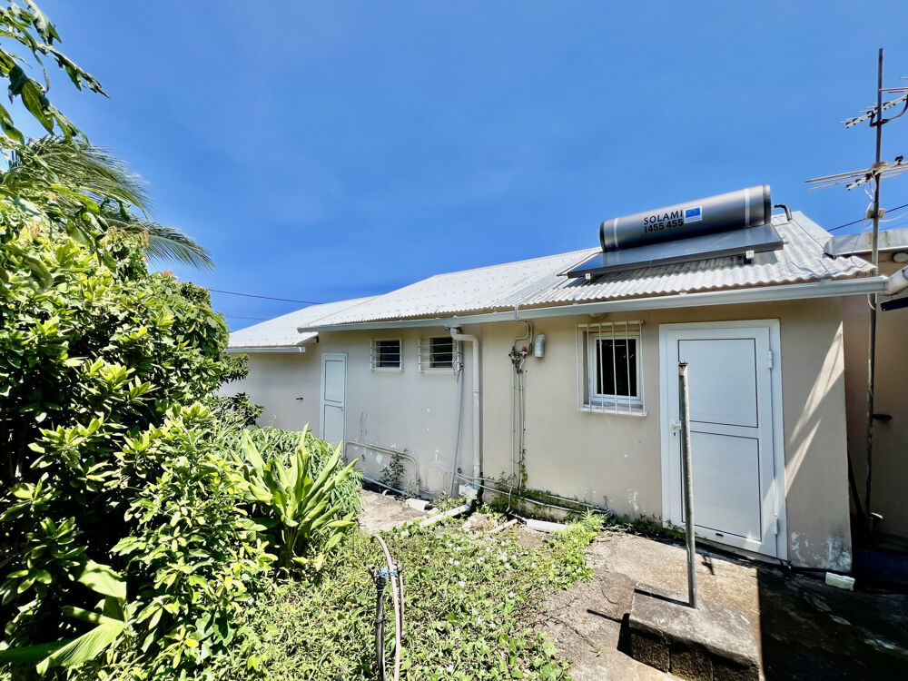 SAINT JOSEPH 97480 - VILLA F3 HABITABLE DE SUITE -VARANGUE + GARAGE - TERRAIN CLOS ET PISCINABLE - FACILE D'AC