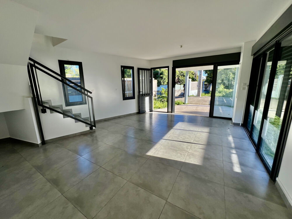 Vente Maison SAINT PIERRE 97410 - VILLA F4 NEUVE ET FONCTIONNELLE - TERRASSE - TOUT À L'ÉGOUT - TERRAIN PISCINABLE St pierre