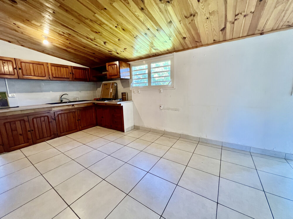 Vente Maison SAINT JOSEPH 97480 - MAISON DE PLAIN PIED - TYPE CREOLE - TERRAIN PLAT - PROCHE DES COMMODITES St joseph