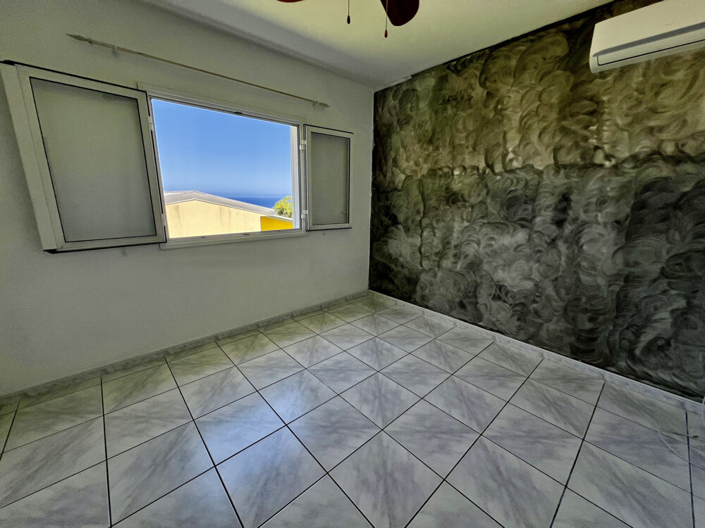SAINT JOSEPH 97480 - SUPERBE VILLA T4 - BEAUX VOLUMES - CADRE AGRÉABLE - PROCHE COMMODITÉS