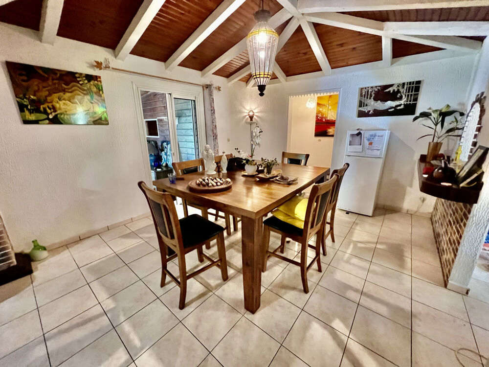 Vente Maison SAINT JOSEPH 97480 - MAISON T4 - BEAUX VOLUMES - VASTE PARCELLE - QUARTIER AGRÉABLE St joseph