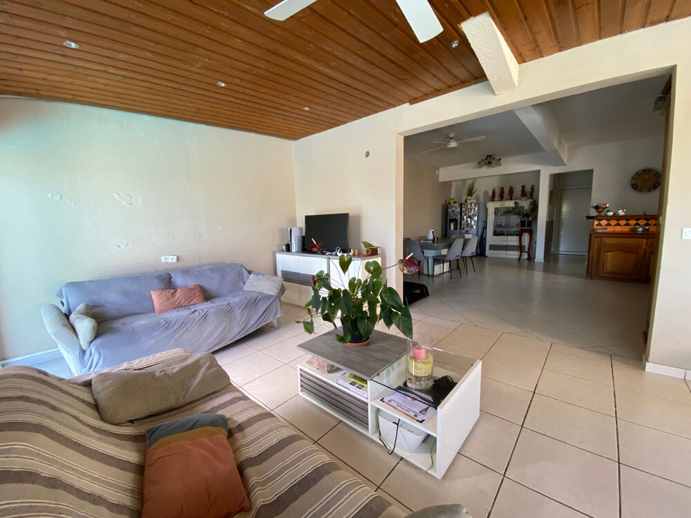 Vente Maison SAINT PIERRE 97410 - ENSEMBLE IMMOBILIER - GRANDS VOLUMES - BON RENDEMENT - ENVIRONNEMENT PRISÉ St pierre