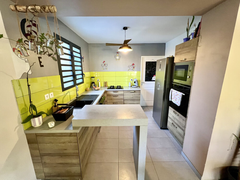 PETITE ILE 97429 - VILLA DE CHARME - BEAUX VOLUMES - QUARTIER AGRÉABLE - PROCHE DES COMMODITÉS
