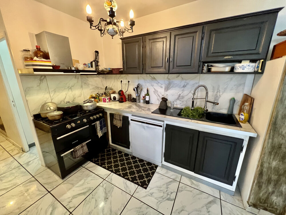 SAINT JOSEPH 97480 - VILLA AUTHENTIQUE - EN PLEIN CENTRE - POTENTIEL INDENIABLE
