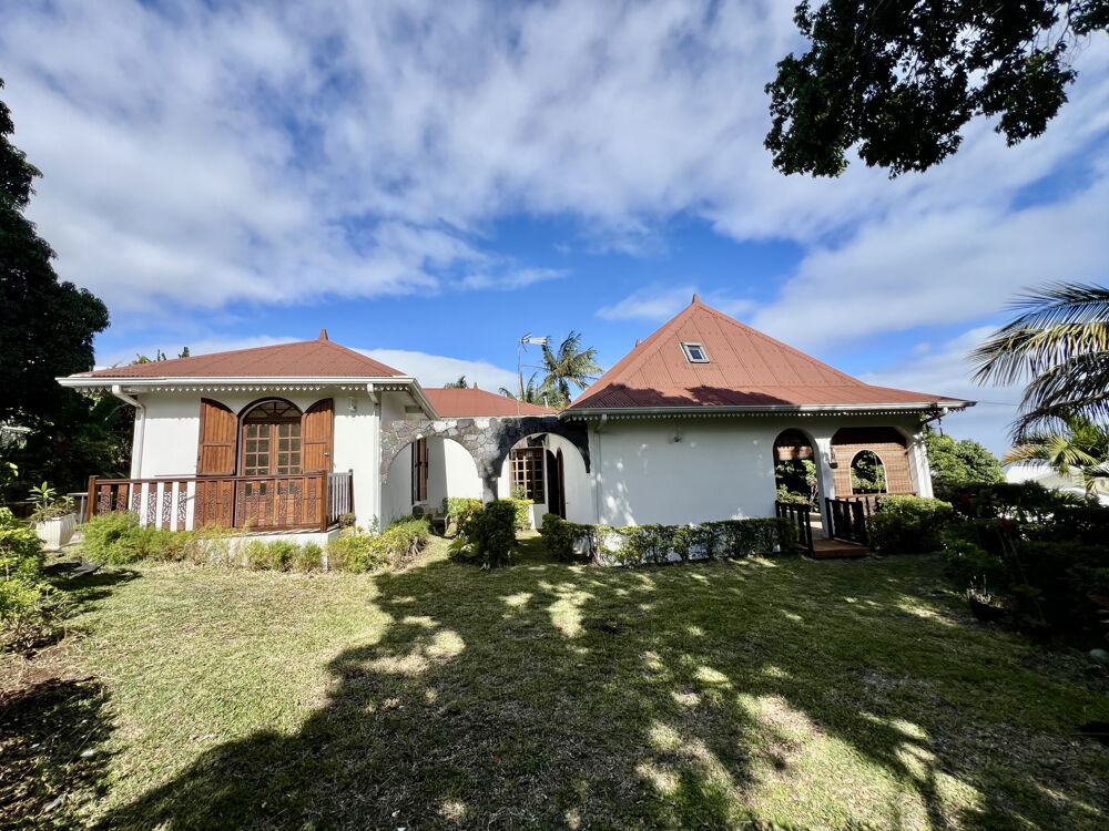 TAMPON 97430 - VILLA D'EXCEPTION - CADRE DE VIE AGRÉABLE - BEAUX VOLUMES - CONFORT ET CALME - QUARTIER RECHERC