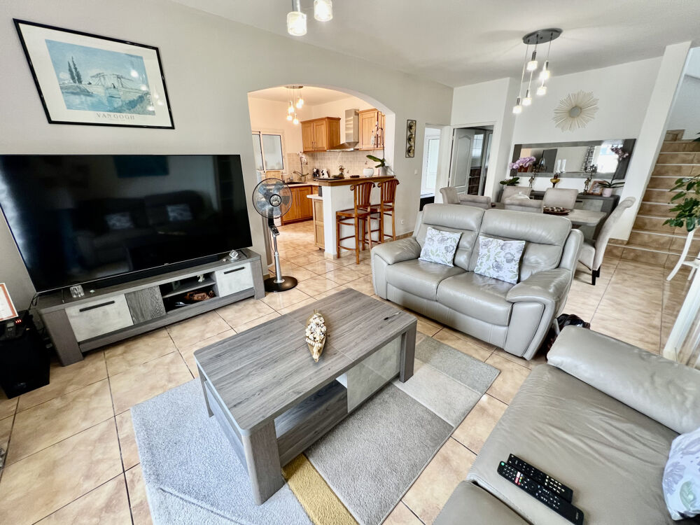 SAINT PIERRE 97410 - VILLA F4 SAINE ET FONCTIONNELLE - BEAUX VOLUMES - A ETAGE - COMMODITES A PROXIMITE