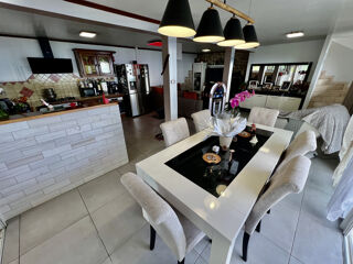 Vente Maison TAMPON 97430 - VILLA 3 CHAMBRES - PISCINE - BEAUX VOLUMES - QUARTIER AGRÉABLE - PROCHE COMMODITÉS - VUE MER Le tampon