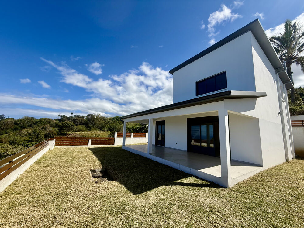 Maison 4 pièces 95 m² · à Petite Ile · 95 m² · 378 000 €