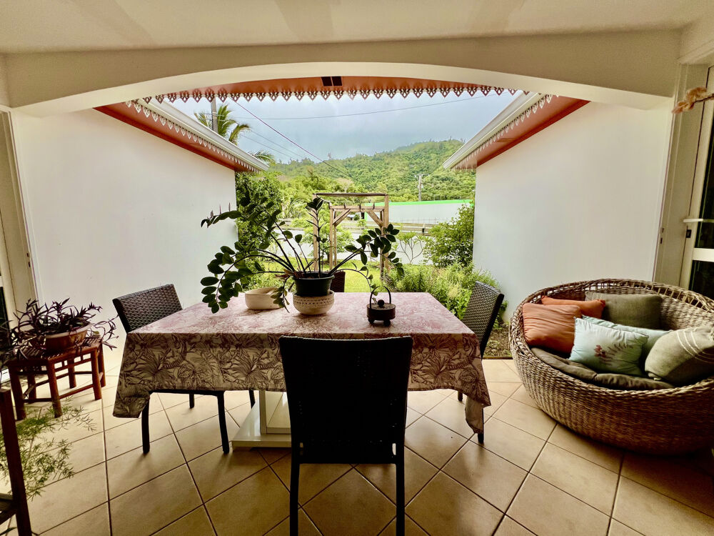 SAINT JOSEPH 97480 - VILLA F4 PARFAITEMENT ENTRETENUE - TERRAIN PLAT ET PISCINABLE - EMPLACEMENT DE CHOIX